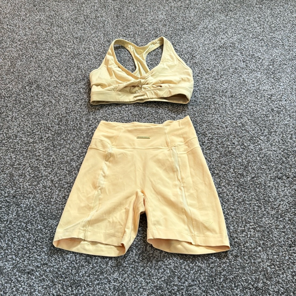 Gymshark x Whitney Simmons set